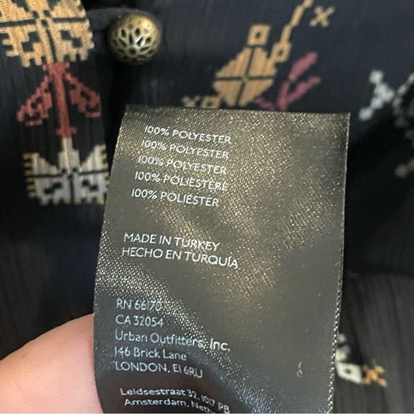 Pilcro Anthropologie Black Aztec Motif Button Down Blouse M - Picture 12 of 13